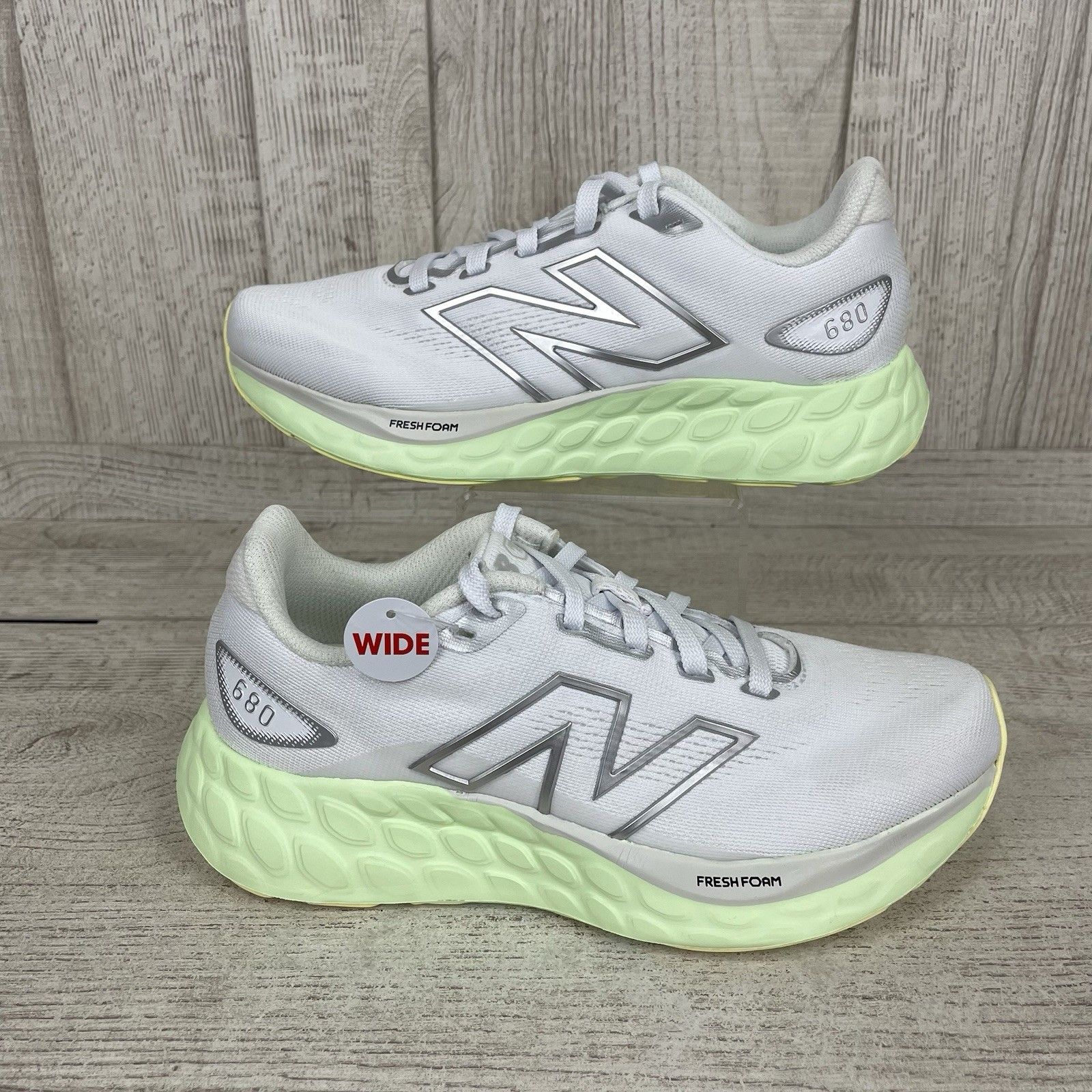 New Balance Women's Sz 6.5 Fresh Foam 680 V8 Running Shoe White/Reflection/Melon